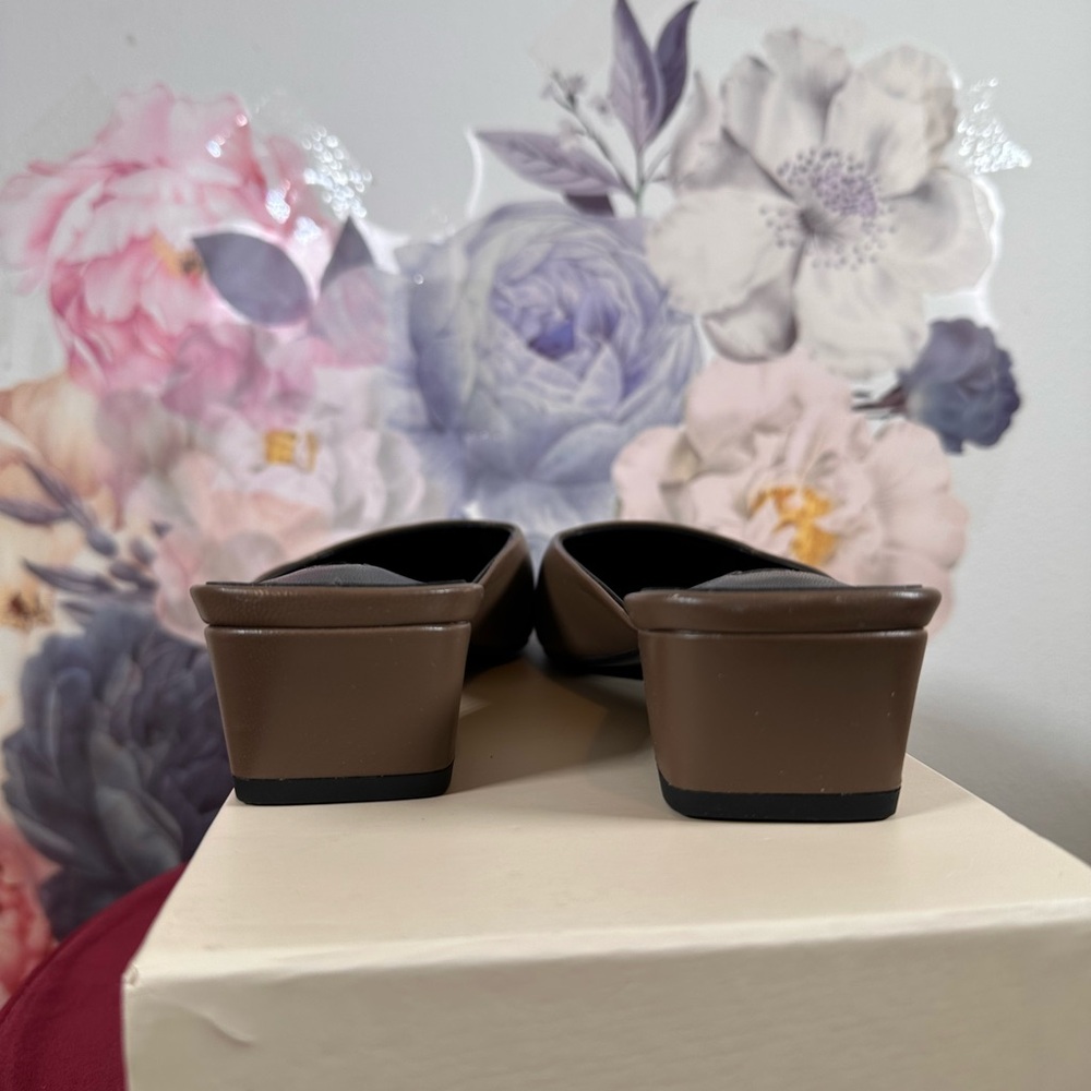 Tony Bianco Brown Mules NWT - Picture 10 of 10